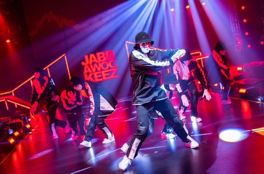  Jabbawockeez en modo FREQNCY